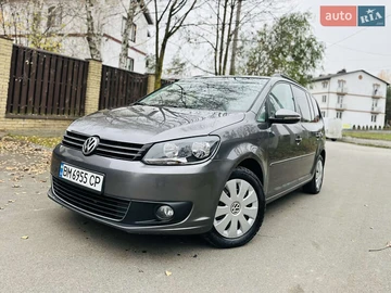 Авто Volkswagen Touran 2010 № 8201024