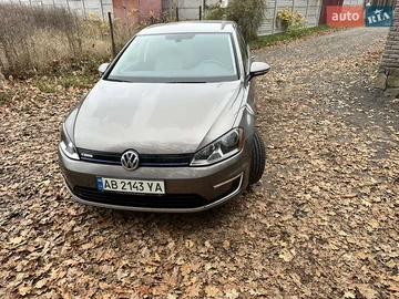 Авто Volkswagen E-Golf 2016 № 8201326