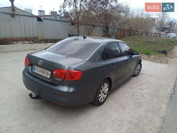 Авто Volkswagen Jetta 2012 № 8201341