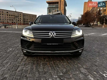 Авто Volkswagen Touareg 2015 № 8201468