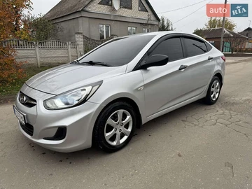 Авто Hyundai Accent 2013 № 8201776