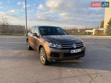 Авто Volkswagen Touareg 2012 № 8201862