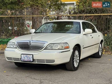 Авто Lincoln Town Car 2005 № 8202037