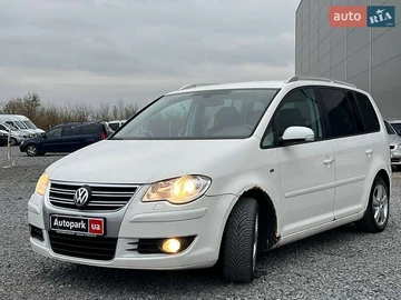 Авто Volkswagen Touran 2009 № 8203202