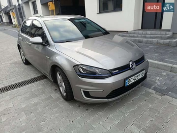 Авто Volkswagen E-Golf 2015 № 8205099