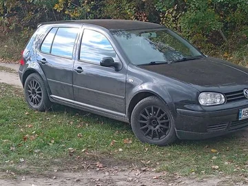 Авто Volkswagen Golf 2002 № 8205534