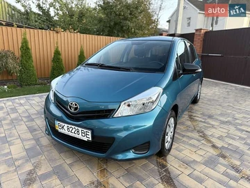 Авто Toyota Yaris 2012 № 8206305