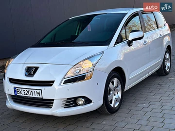 Авто Peugeot 5008 2011 № 8207819