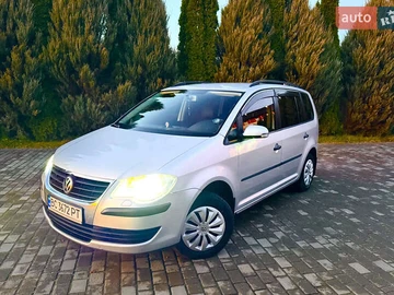 Авто Volkswagen Touran 2008 № 8208691