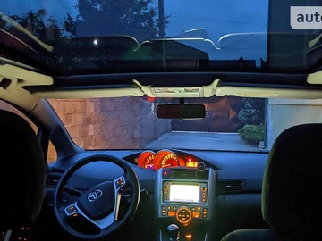 Авто Toyota Verso 2012 № 8208909