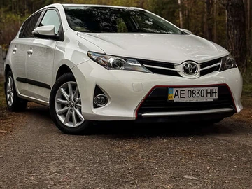 Авто Toyota Auris 2013 № 8209094