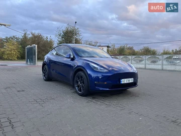 Авто Tesla Model Y 2023 № 8209244