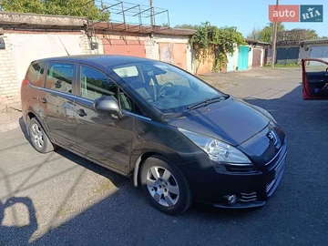 Авто Peugeot 5008 2013 № 8209387