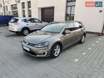 Авто Volkswagen E-Golf 2016 № 8209388