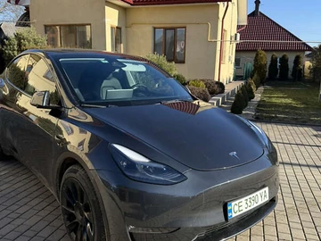 Авто Tesla Model Y 2023 № 8209403