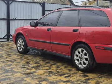 Авто Volvo V40 2002 № 8209611