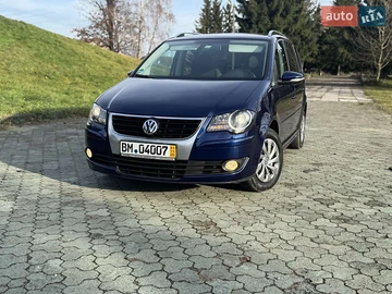 Авто Volkswagen Touran 2009 № 8210151