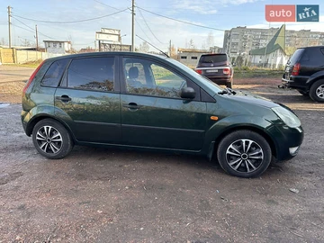 Авто Ford Fiesta 2004 № 8210469