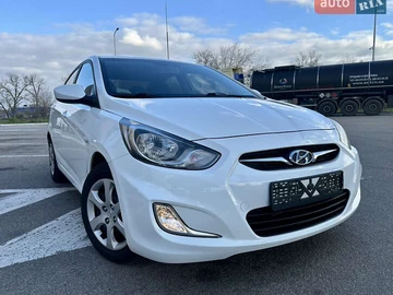Авто Hyundai Accent 2013 № 8211260