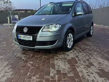 Авто Volkswagen Touran 2007 № 8212136