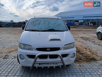 Авто Hyundai H-1 2001 № 8212614