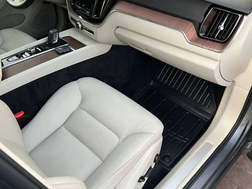Авто Volvo Xc60 2021 № 8213352