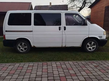 Авто Volkswagen Transporter 2000 № 8213386