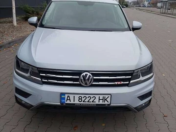 Авто Volkswagen Tiguan 2017 № 8213652