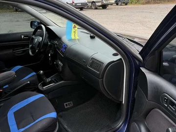Авто Volkswagen Golf 2000 № 8213954