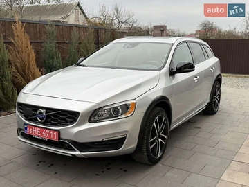 Авто Volvo V60 Cross Country 2017 № 8214186