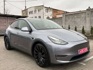 Авто Tesla Model Y 2024 № 8214409