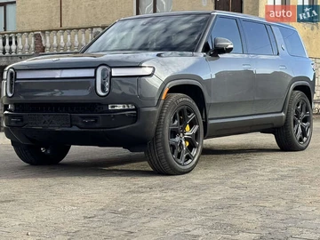 Авто Rivian R1S 2023 № 8214425