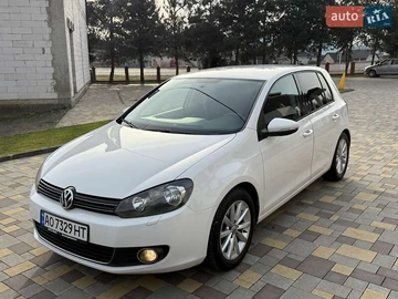 Авто Volkswagen Golf 2010 № 8214747