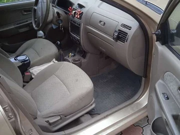 Авто KIA Rio 2003 № 8215387