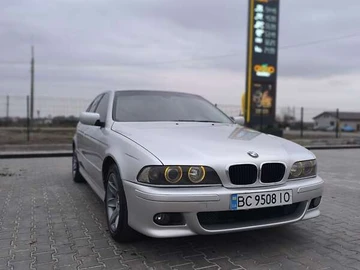 Авто BMW 5 Series 2002 № 8215486