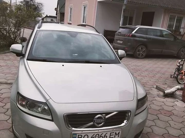 Авто Volvo V50 2010 № 8215548