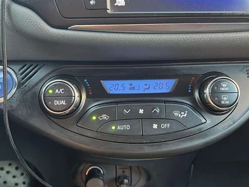 Авто Toyota Yaris 2014 № 8215944