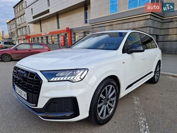 Авто Audi Q7 2023 № 8216322