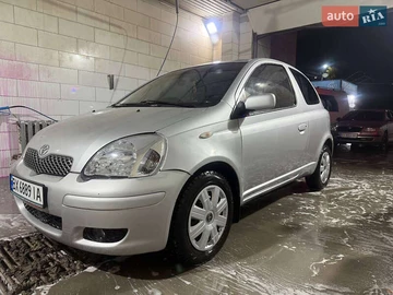 Авто Toyota Yaris 2004 № 8216452