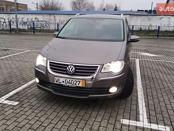 Авто Volkswagen Touran 2010 № 8216672