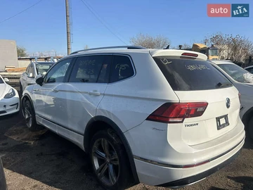 Авто Volkswagen Tiguan 2018 № 8217096