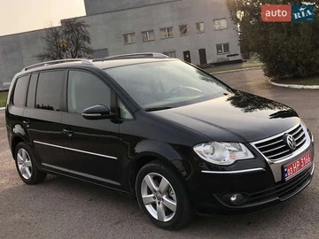 Авто Volkswagen Touran 2010 № 8217527