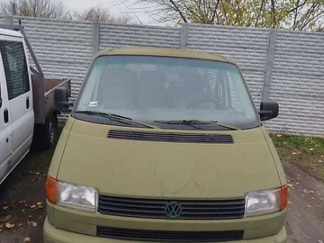 Авто Volkswagen Transporter 2000 № 8217720