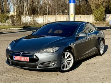 Авто Tesla Model S 2013 № 8217888