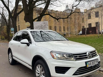 Авто Volkswagen Touareg 2015 № 8218007