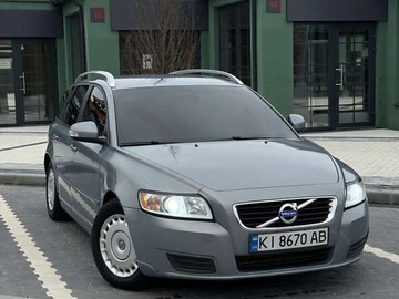 Авто Volvo V50 2011 № 8219179