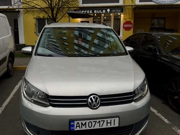 Авто Volkswagen Touran 2011 № 8219248