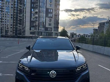 Авто Volkswagen Touareg 2019 № 8219761