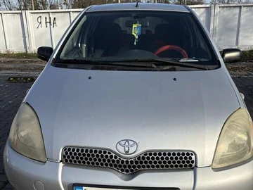 Авто Toyota Yaris 2002 № 8219844