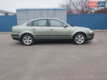 Авто Volkswagen Passat 2001 № 8219954